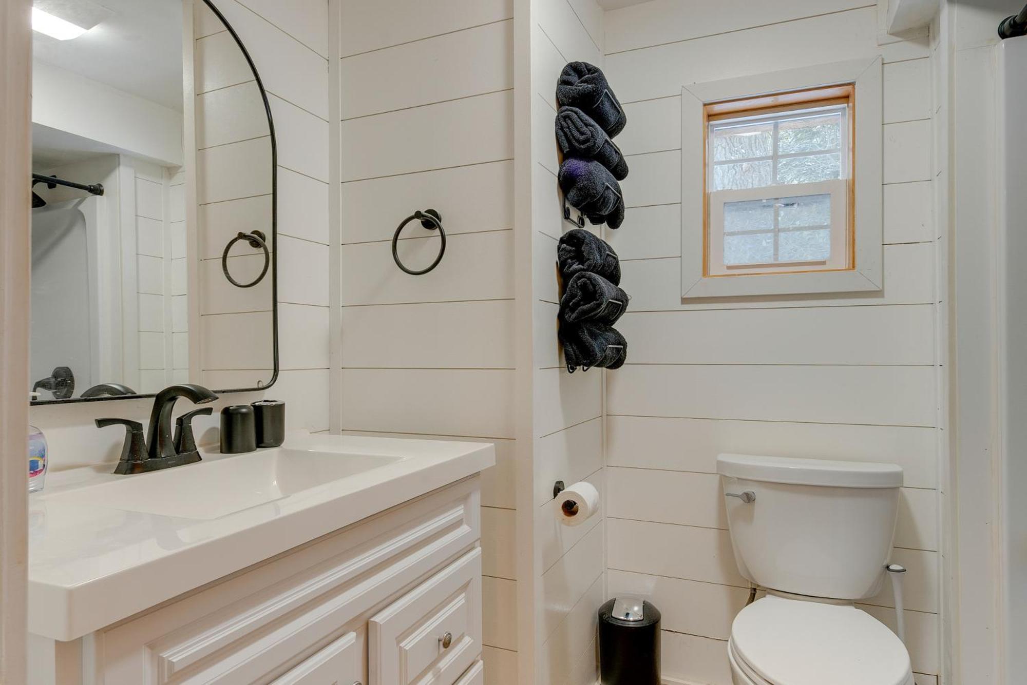 Cozy Cabin, 7 Mi To Jack Frost Area! Holiday home