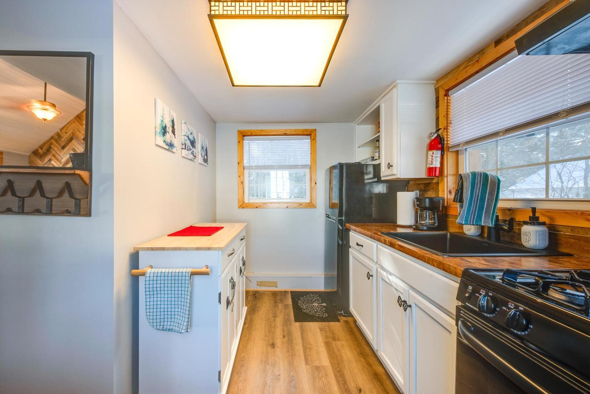 Cozy Cabin, 7 Mi To Jack Frost Area! Holiday home